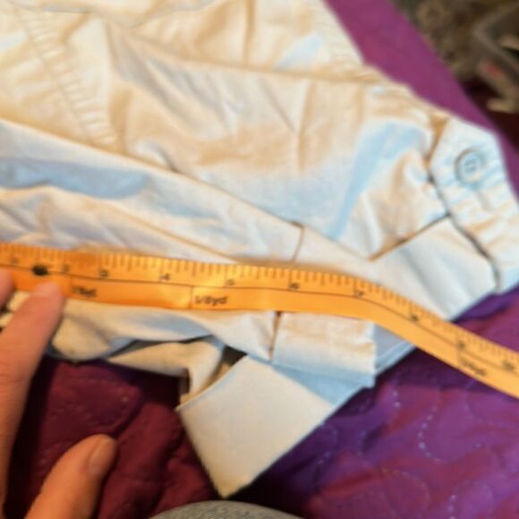 Karen Scott tan shorts - size 12 - elastic at top on sides only - Picture 7 of 7